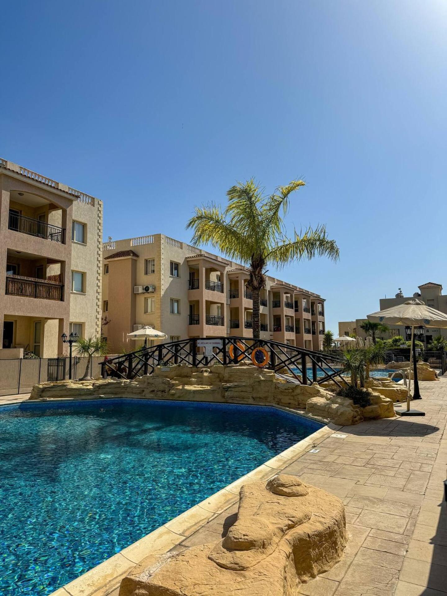 Royal-Seacrest Oasis, Pool-Side Apartment Paphos Exterior foto